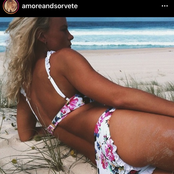 Jessie James Decker Amore and Sorvette Bikini - Picture 12 of 14